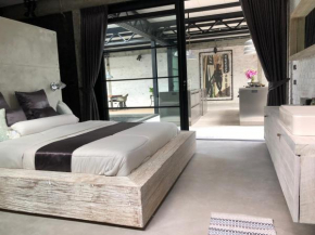 Joana Pool Loft 17